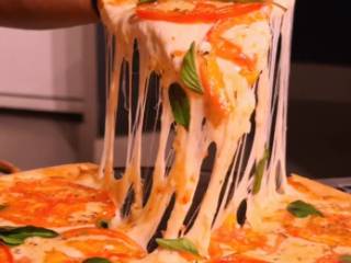 Pizzas Quentinhas para Compartilhar Bons Momentos