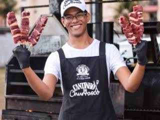 Convite Especial: Venha Saborear Nossos Espetinhos no Cantinho do Churrasco da Casa de Carnes União!