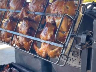 Domingo é dia de assado na Casa de Carnes União