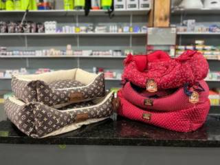 Caminhas que Encantam: Conforto e Estilo para Seus Pets na Animais & Cia!