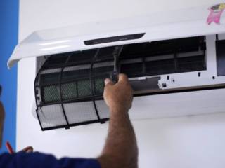 Saiba a importância de fazer limpezas regulares no ar-condicionado