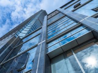 Benefícios das fachadas em alumínio para edifícios comerciais.