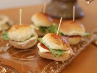 Conheça os nossos deliciosos mini sanduíches!!