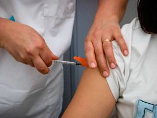 Condomínios podem obrigar funcionários a tomar vacina contra Covid-19