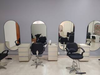 Reflexo de Bom Gosto: Espelhos e Estilo com a Top Vidros