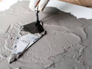 A cor do cimento (mais claro ou mais escuro) interfere de alguma maneira na resistência que o material oferece?