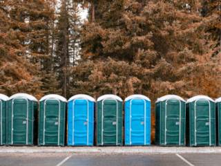 Benefícios de Alugar Banheiros Químicos para Obras e Canteiros de Construção