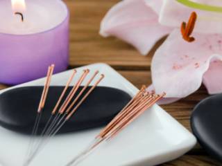 Como a acupuntura é usada para tratar diferentes doenças