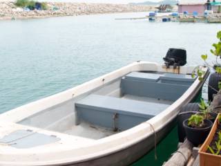 Qual a importância de consertar embarcações em empresas especializadas?