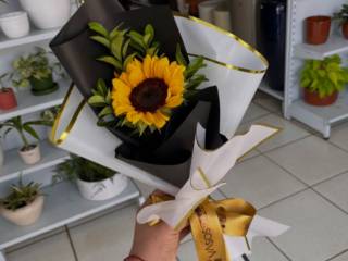 Um gesto simples, cheio de significado: flores que encantam