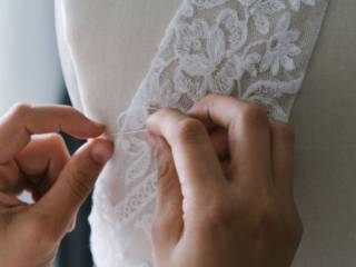 Bordados à mão em vestidos: por que fazem diferença?