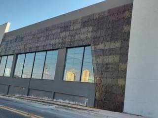 Acabamentos de chapas com perfuração randômica