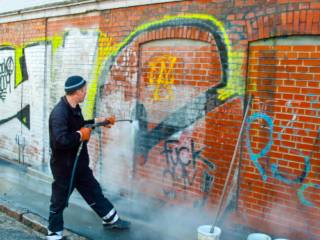 5 Razões para Investir em Limpeza de Fachadas Pichadas em Prédios Comerciais