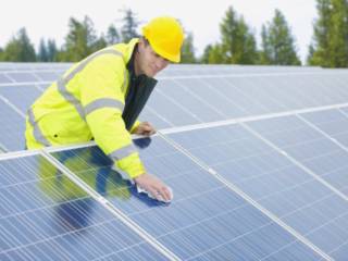 QUAL A IMPORTÂNCIA DA LIMPEZA DE PLACAS SOLARES REGULARMENTE?
