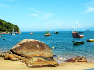 Como escolher um passeio de lancha em Ubatuba? 