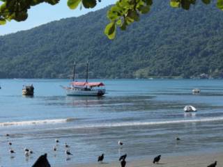 O que levar para um passeio de barco em Ubatuba