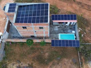 Energia Solar Residencial instalada em Casa de Praia em Arembepe/BA	