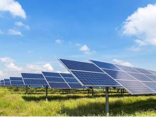 Qual a diferença entre energia solar e elétrica?