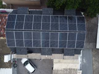 Las Oliveiras Ponta das Canas – Florianópolis Potência de 9,9 kWp Economia de R$ 8.000,00