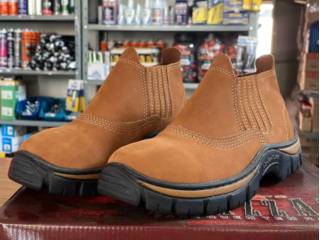 Botinas resistentes que aguentam o tranco