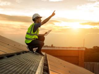 Por que a Limpeza de Placas Solares é Essencial para Maximizar a Eficiência Energética