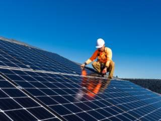 A Importância da Manutenção Regular de Sistemas Solares para Garantir a Eficiência Energética