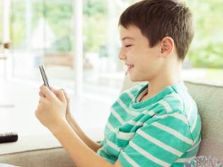 5 dicas para reduzir o tempo de telas do seu filho 