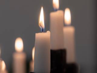 Como As Velas E Artigos Religiosos Mantêm Tradições Vivas Em São Manuel SP