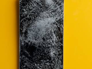 A tela do seu celular quebrou? 