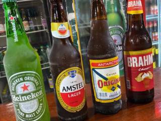 Cerveja Gelada e de Qualidade: A Perfeição no Recantu's Food em Mineiros!