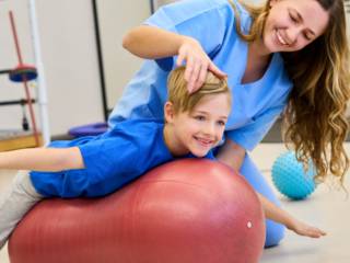 Antes dos grandes passos, existem muitos pequenos! Conheça a fisioterapia pediátrica 