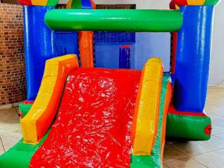 Como saber se o espaço da sua festa comporta um brinquedo inflável? 