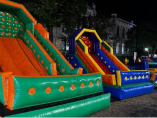 Como deixar uma festa infantil mais divertida com diferentes atrações?