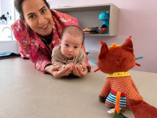 Seu bebê não gosta de realizar o tummy time?