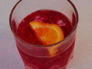 Como combinar gelo saborizado com bebidas