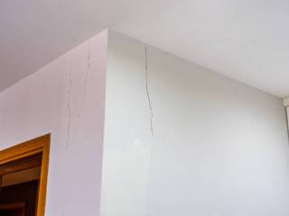 Como evitar rachaduras em paredes e tetos de gesso?