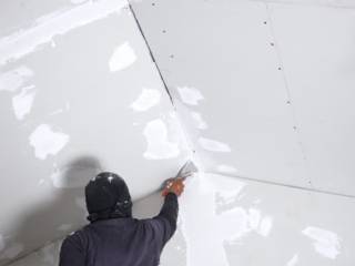 Gesso ou drywall: qual é a melhor opção para sua obra?