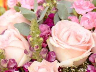7 datas comemorativas para presentear com flores