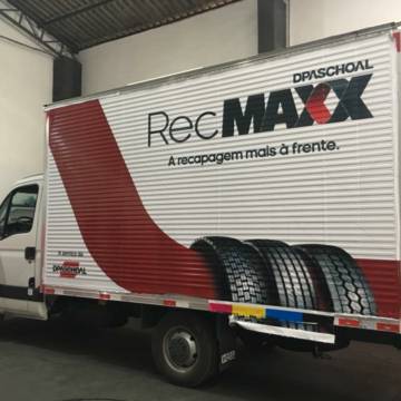 Envelopamento de Caminhão da ReMaxx • Finalizado