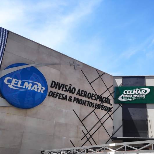 Totem com letras caixa iluminadas no Sorocaba shopping
