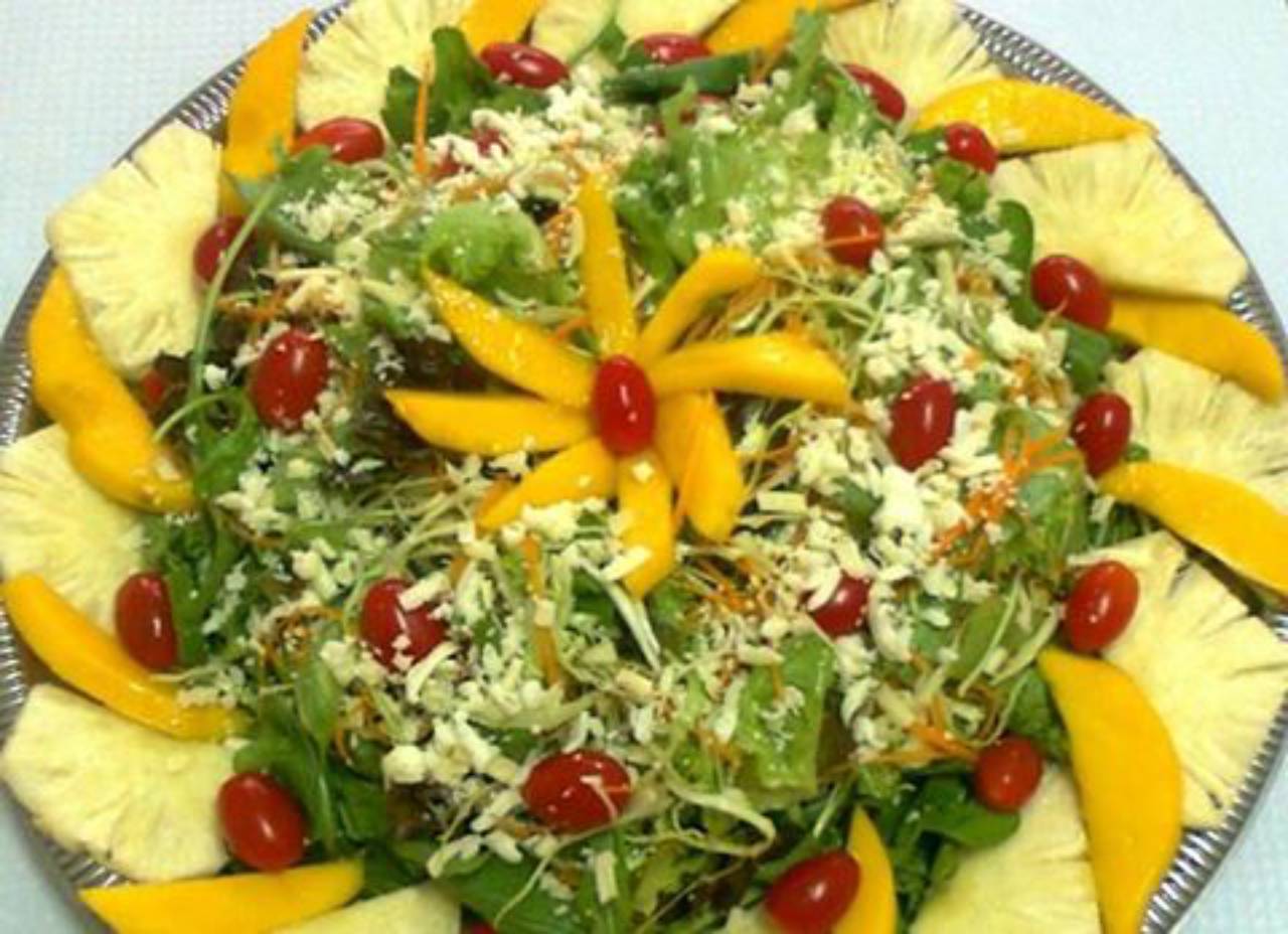 Salada verde com frutas em Assis, SP | Classificados - Solutudo