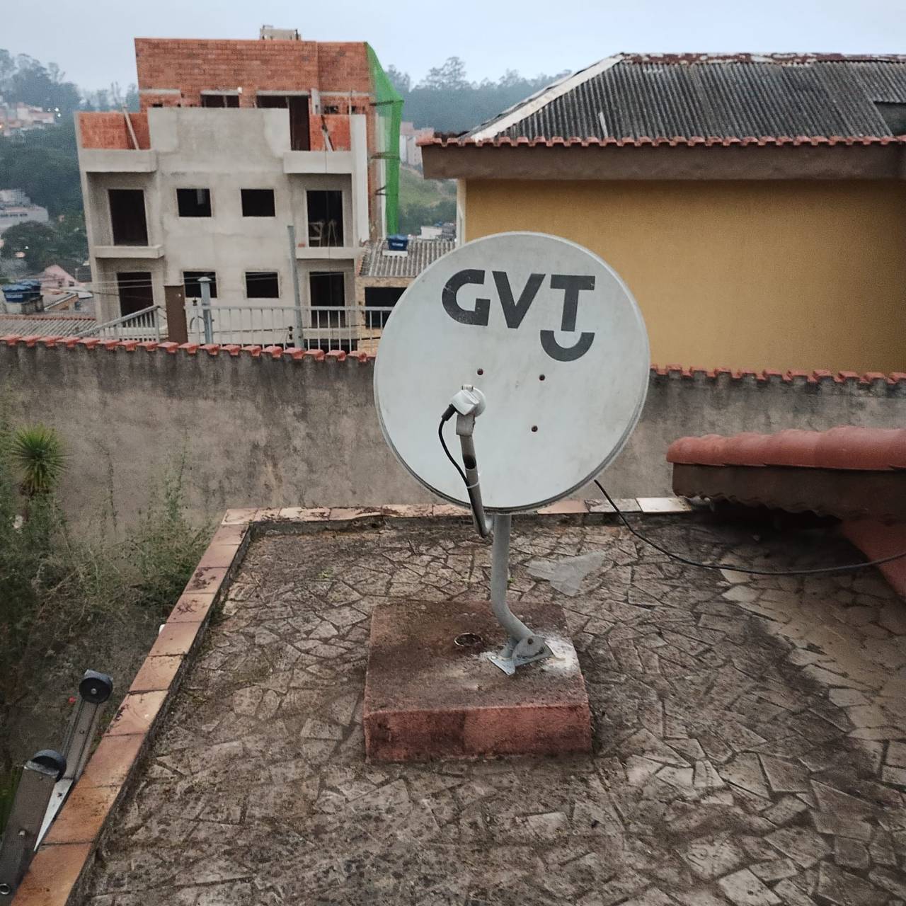 Instalação de antena parabólica banda ku starone c2 70w instalada para ...