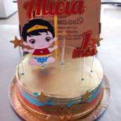Bolo Mêsversário da Mulher Maravilha 