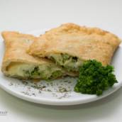 Pastel de brócolis com bacon e queijo 