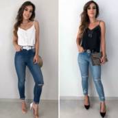 Calça Jeans Skinny c/ Destroyed no Joelho (Semelhante a essa Disponível no Tamanho: 46)