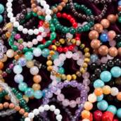 Pulseiras em Pedras Naturais – Beleza, Energia e Significado
