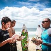 Surfistas de Cristo levam o evangelho às praias do Brasil
