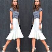 Saia Midi Off-White (Semelhante a essa Disponível no Tamanho: 42).