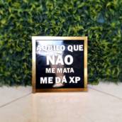 Quadro em mdf "O que não me mata me dá XP" em Aracaju, SE por Personalize-se | Peças para Decoração Personalizados