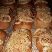 Cachorro Quente Assado com Vinagrete e Queijo
